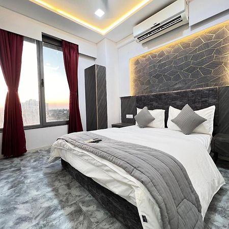 Hotel Star Galaxy سورات المظهر الخارجي الصورة
