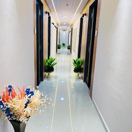 Hotel Star Galaxy سورات المظهر الخارجي الصورة
